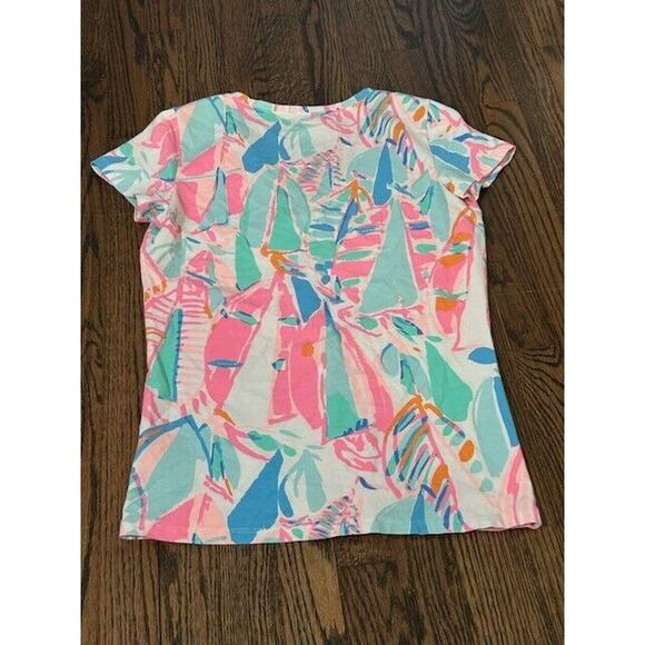 Lilly Pulitzer Michele V-Neck Tee in Out to Sailboat Sea Print Neon Pink White M - Picture 2 of 7